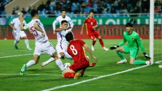 【世预赛】7分钟丢2球 国足1比3越南彻底无缘世界杯