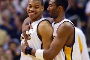 星空体育官网-场均5分角色球员，为何拥有交易否决权？跟队老大很重要