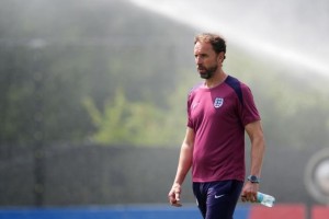 星空体育官方入口-对斯洛伐克为执教末战？索斯盖特：别急，我再待两周